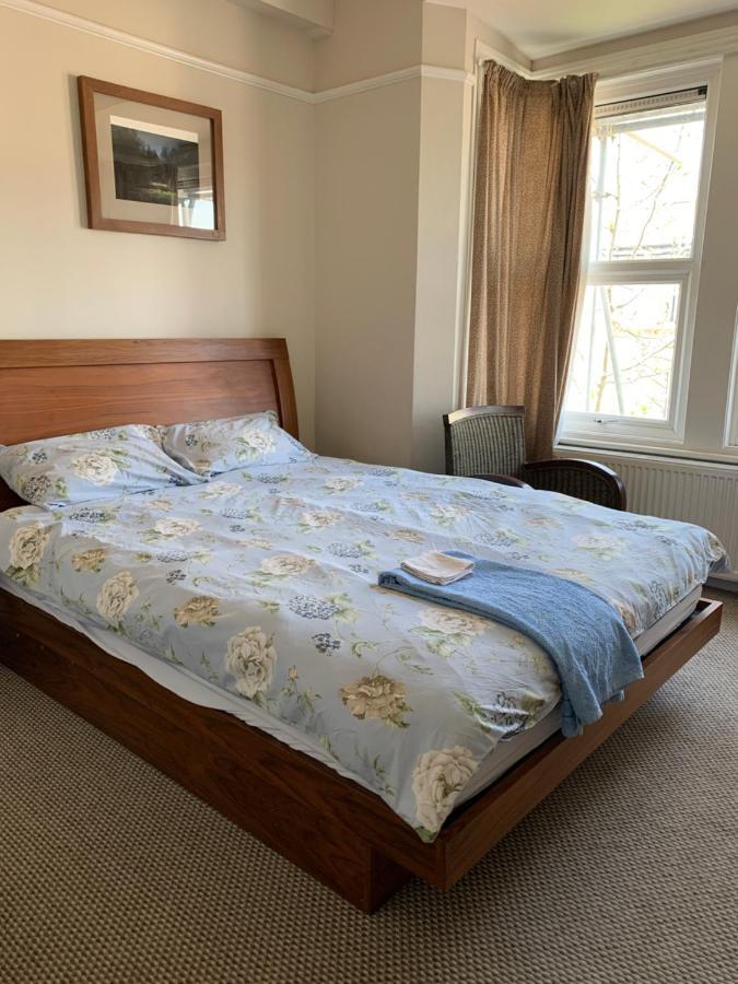 Sunny Ensuite Room And Annex Near Tottenham Stadium London Bagian luar foto