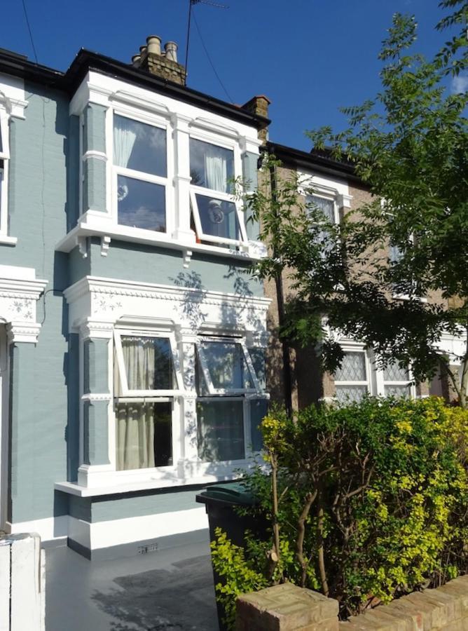 Sunny Ensuite Room And Annex Near Tottenham Stadium London Bagian luar foto